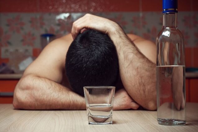 Vyrų alkoholizmas, sukeliantis mirtinus padarinius organizmui