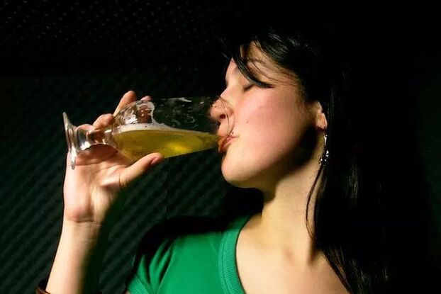moteriškas alaus alkoholizmas
