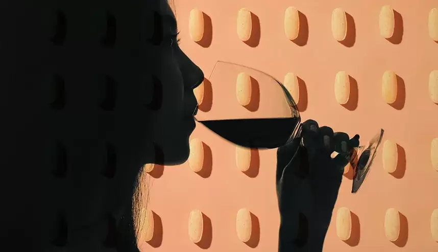 tuo pačiu metu gerti alkoholį ir vartoti antibiotikus